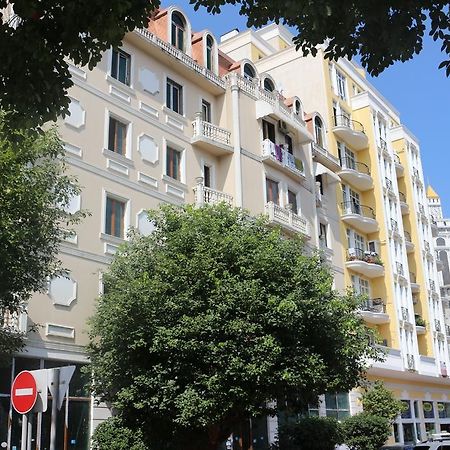 Apartment Vaja Fshavela N16 Batumi Exteriör bild