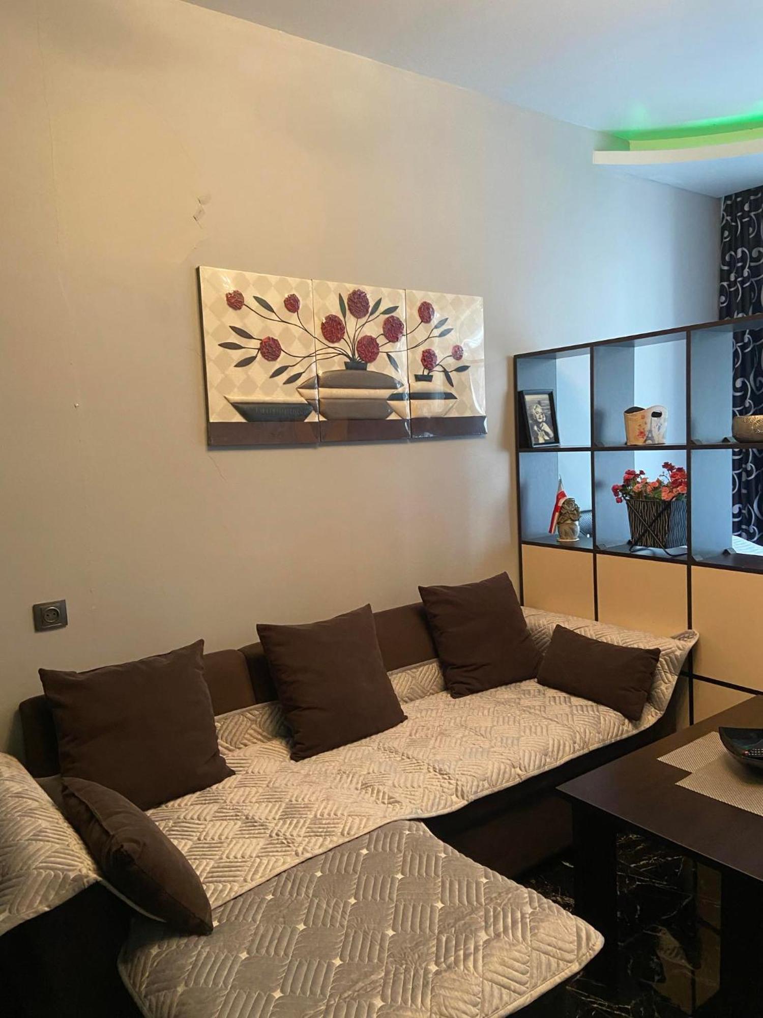 Apartment Vaja Fshavela N16 Batumi Exteriör bild