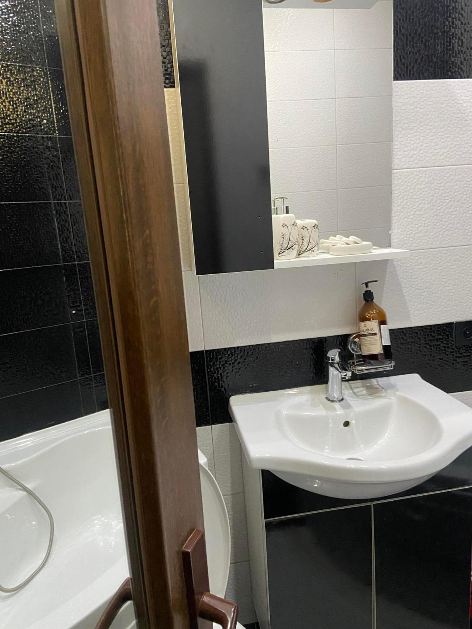 Apartment Vaja Fshavela N16 Batumi Exteriör bild
