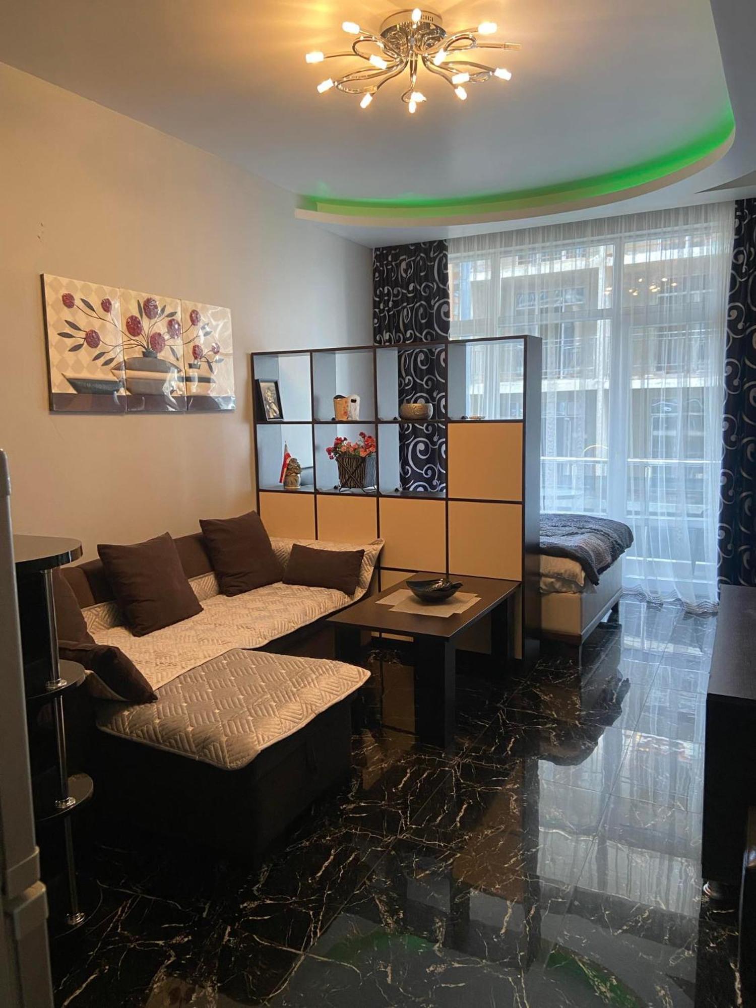 Apartment Vaja Fshavela N16 Batumi Exteriör bild
